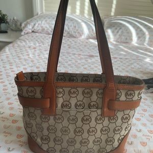 Micheal Kors Purse